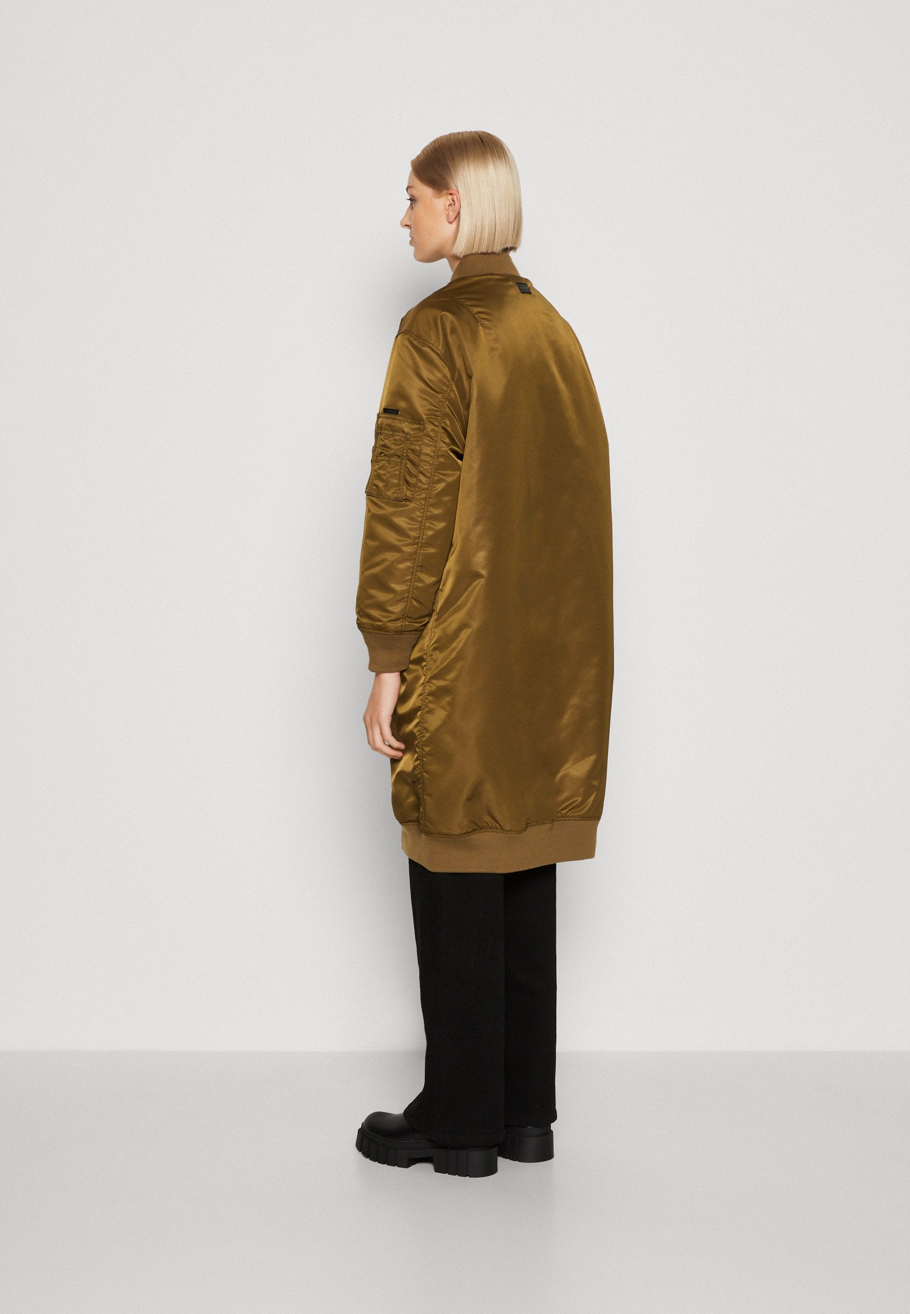 LONG BOMBER WMN Media 4