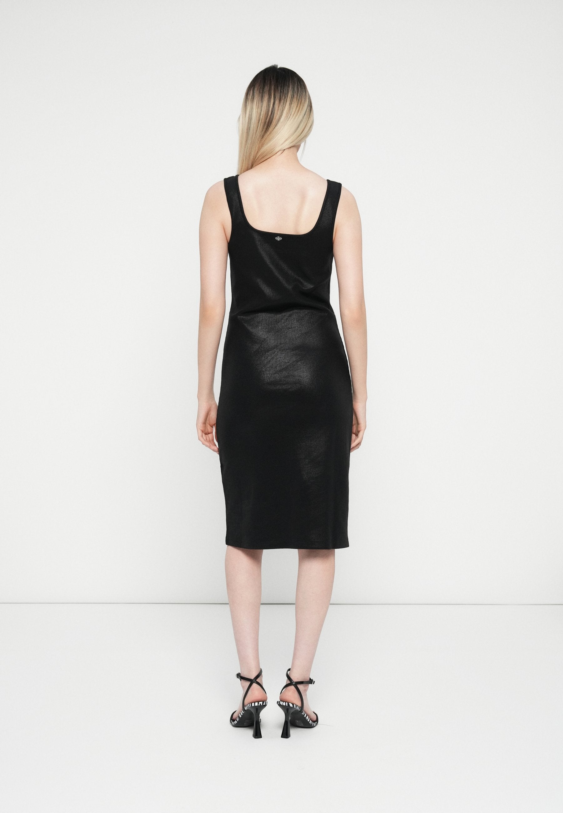Replay DRESS