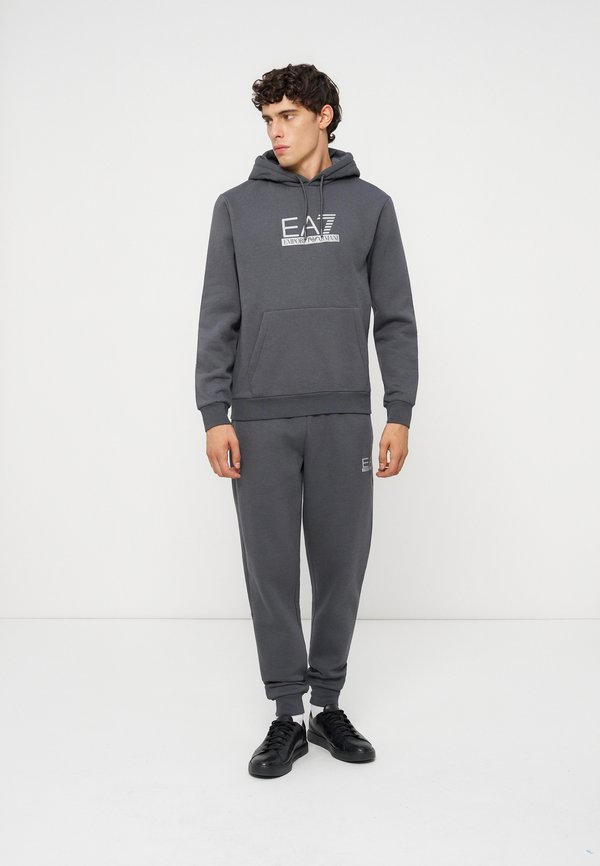 EA7 Emporio Armani