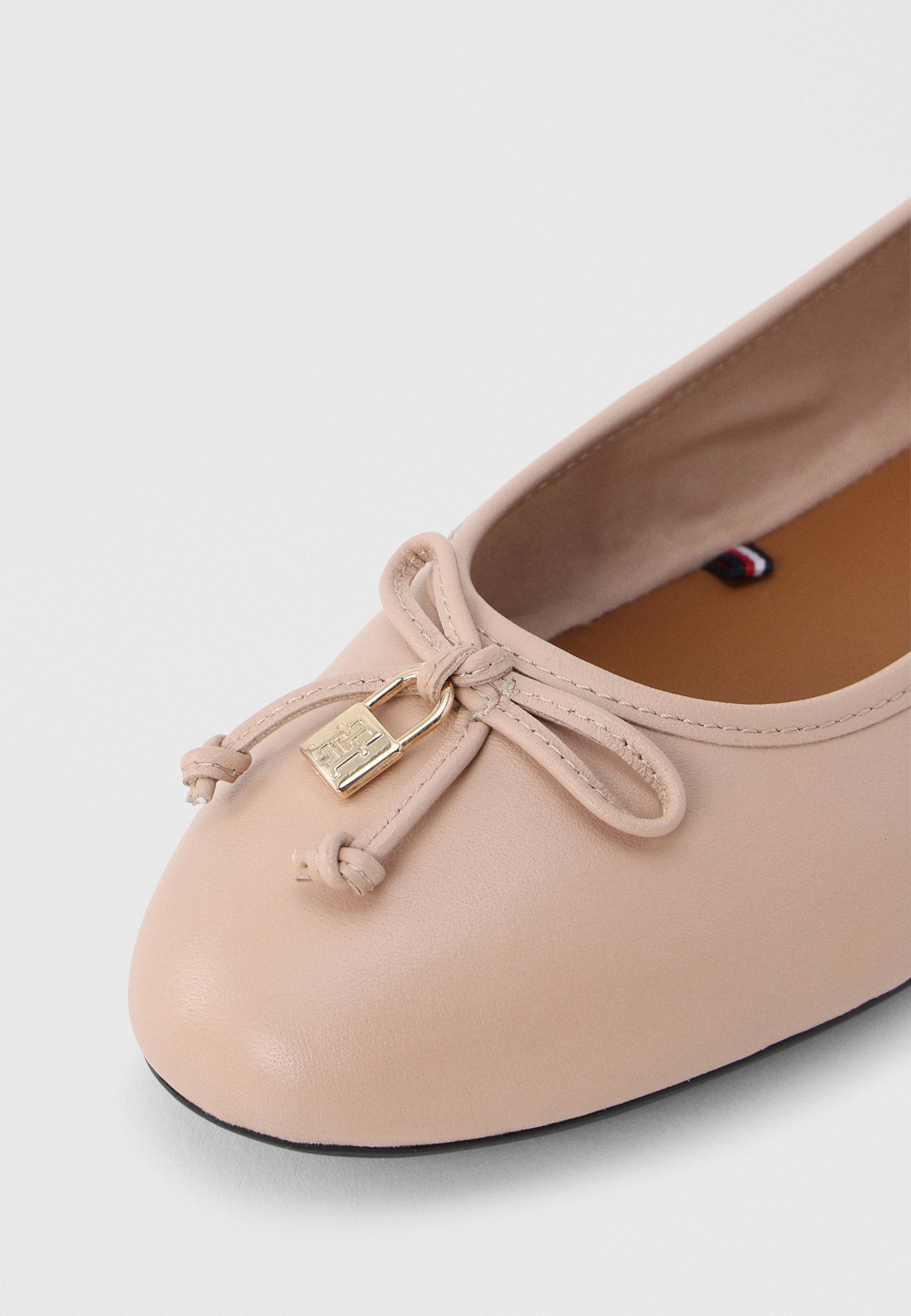 Tommy Hilfiger Klassischer Ballerina Media 6