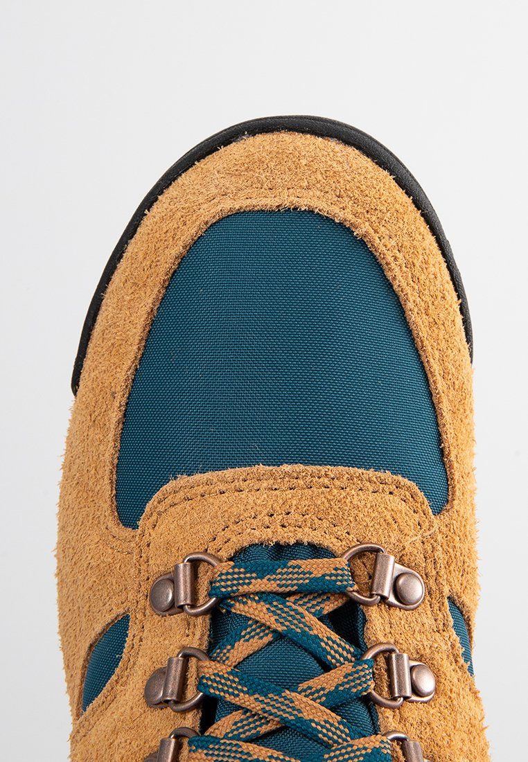 New Balance URAINV1