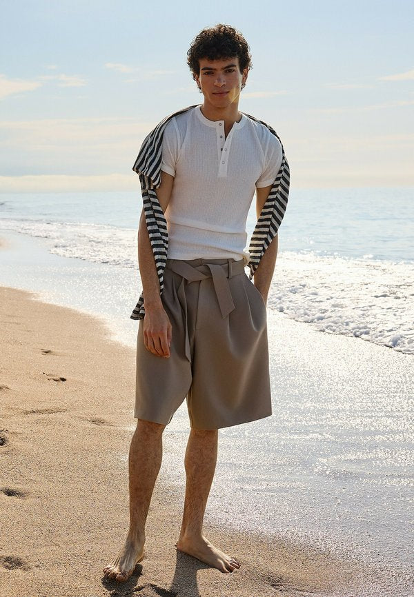 Bershka WIDE-LEG WITH BELT - BERMUDA SHORTS - Shorts - sand