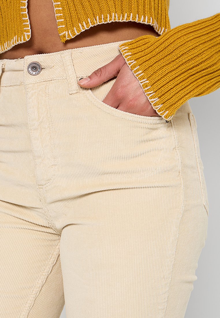 BDG Urban Outfitters FLARED