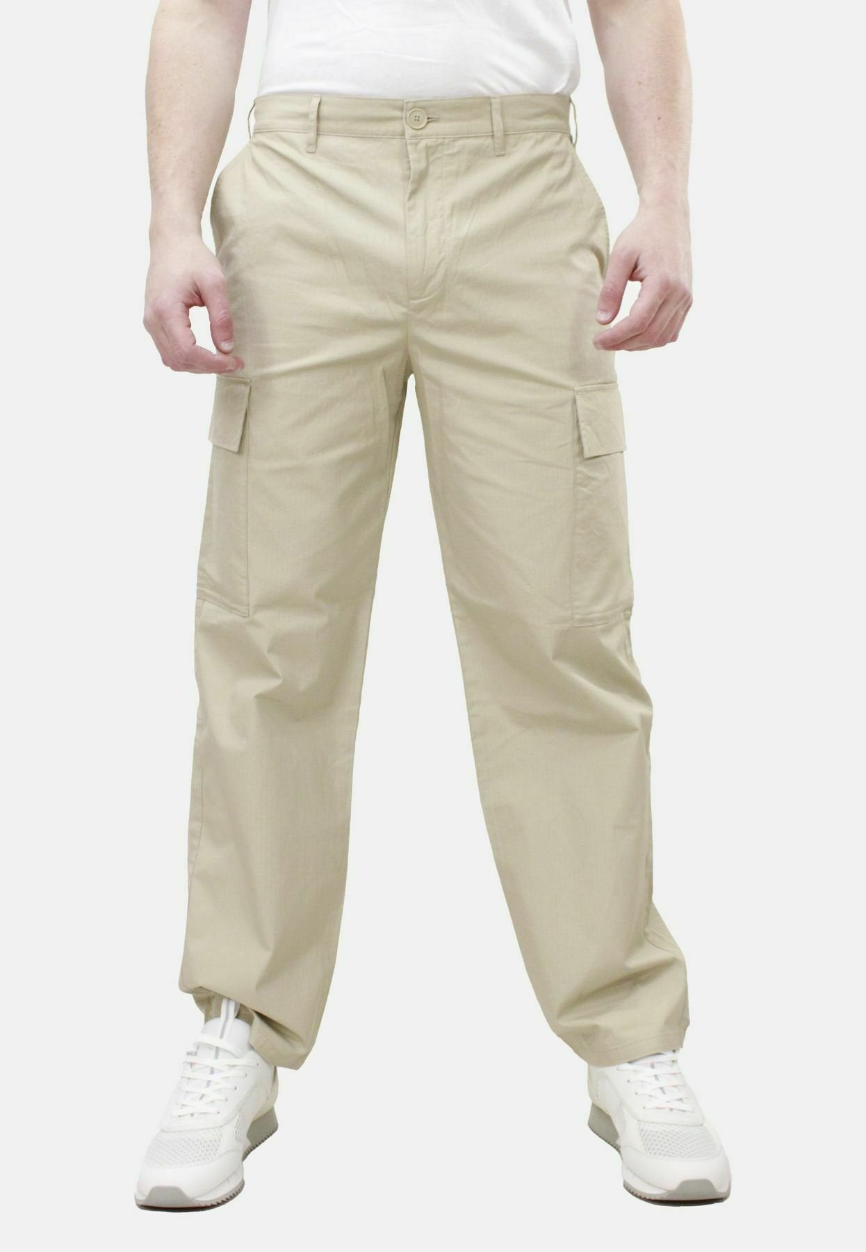 Armani Exchange Cargohose Media 1