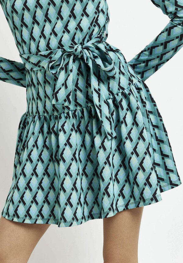 River Island