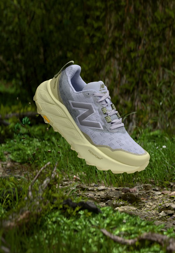 New Balance FRESH FOAM HIERRO V9 - Trail running shoes - smoked violet/morel