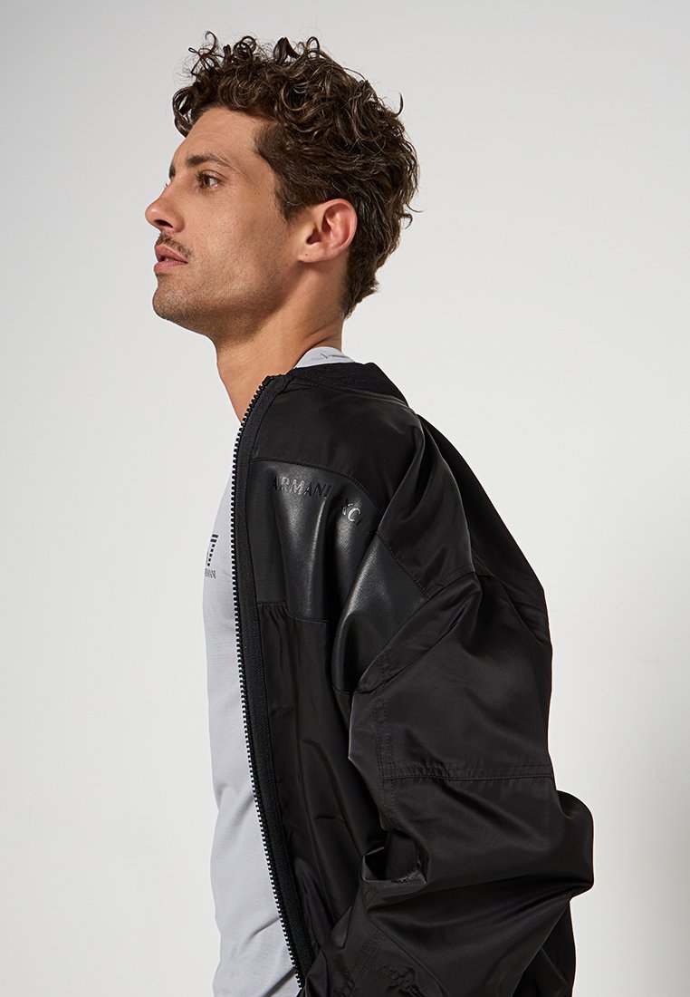 Armani Exchange Bomberjacke Media 4