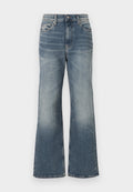 Helle blaue, aus Denim gefertigte Schlagjeans. Verfügt über ein klassisches Fünf-Taschen-Design und ausgewaschene Akzente entlang der Beine. Vorderer Knopf- und Reißverschluss.