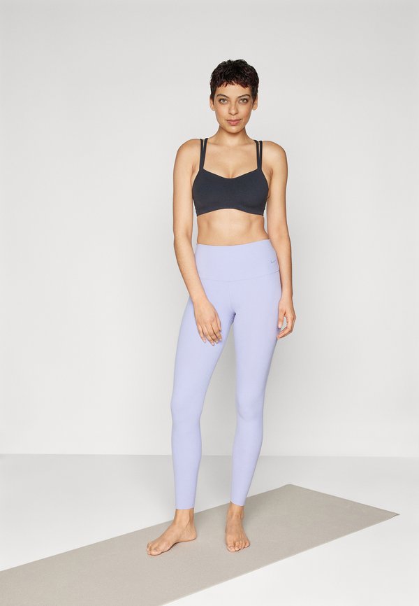 Nike Performance