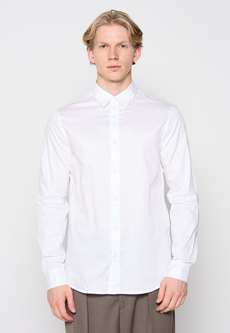 REGULAR FIT Media 1