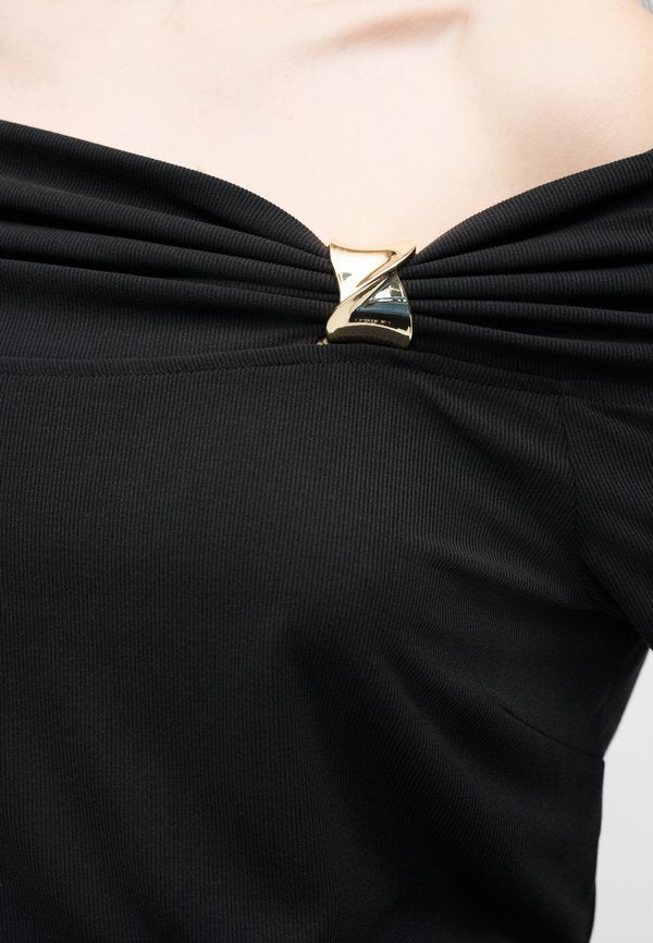 Guess OFF SHOULDER