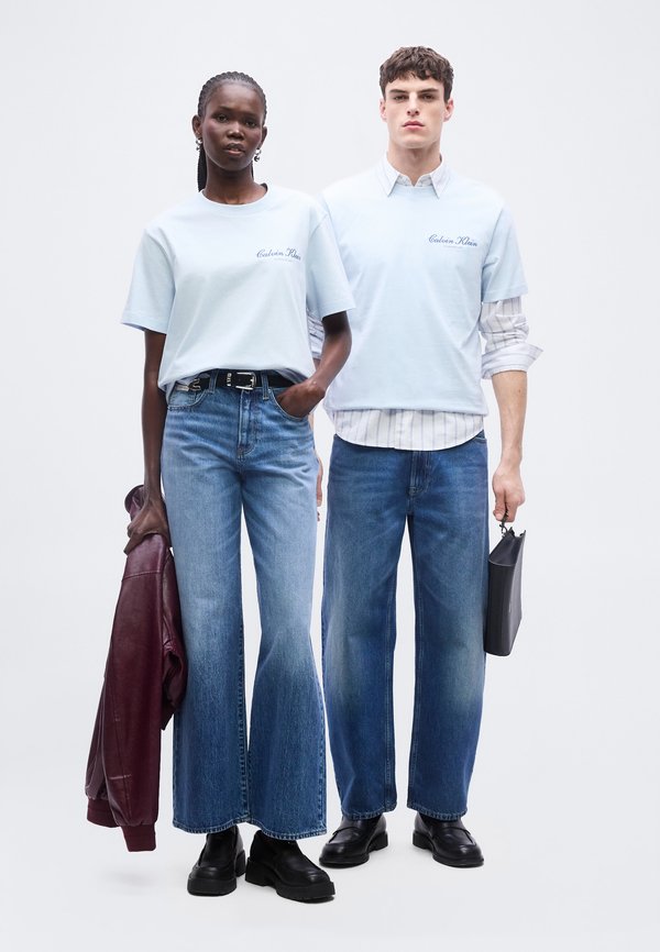 Calvin Klein Jeans 20S MARCH GRAPHIC SEASONAL FASHI