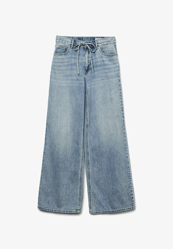 Vero Moda Wide-fit VMREMY Mid rise Straight Fit - Relaxed fit jeans - medium blue denim