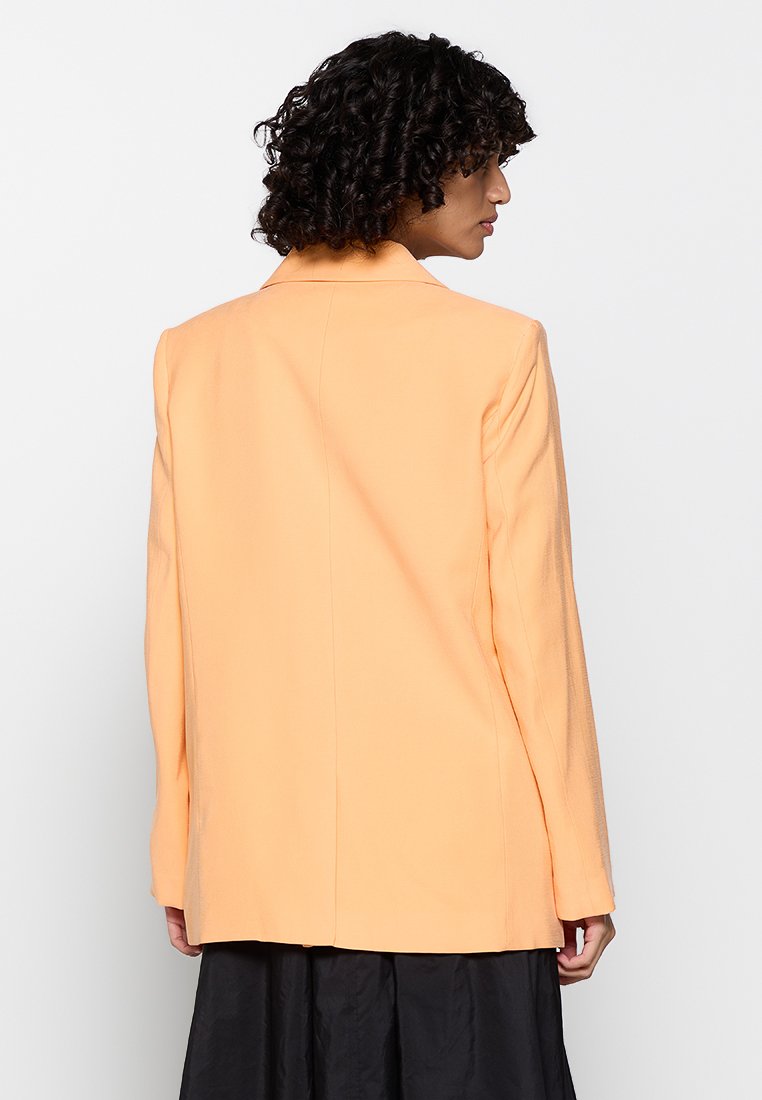 DKNY