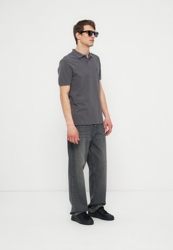 Pier One by Zalando