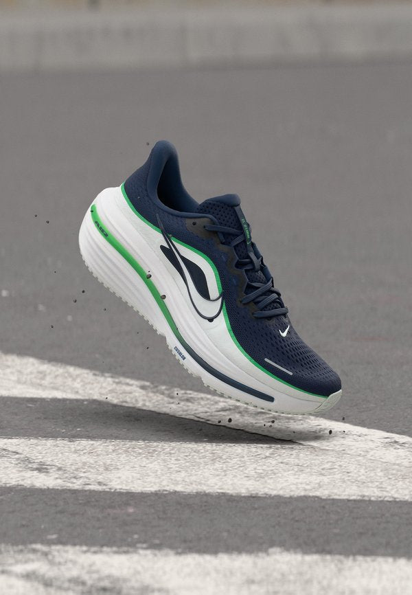 Nike Performance AIR WINFLO 12 - Road running shoes - midnight navy/summit white/green spark