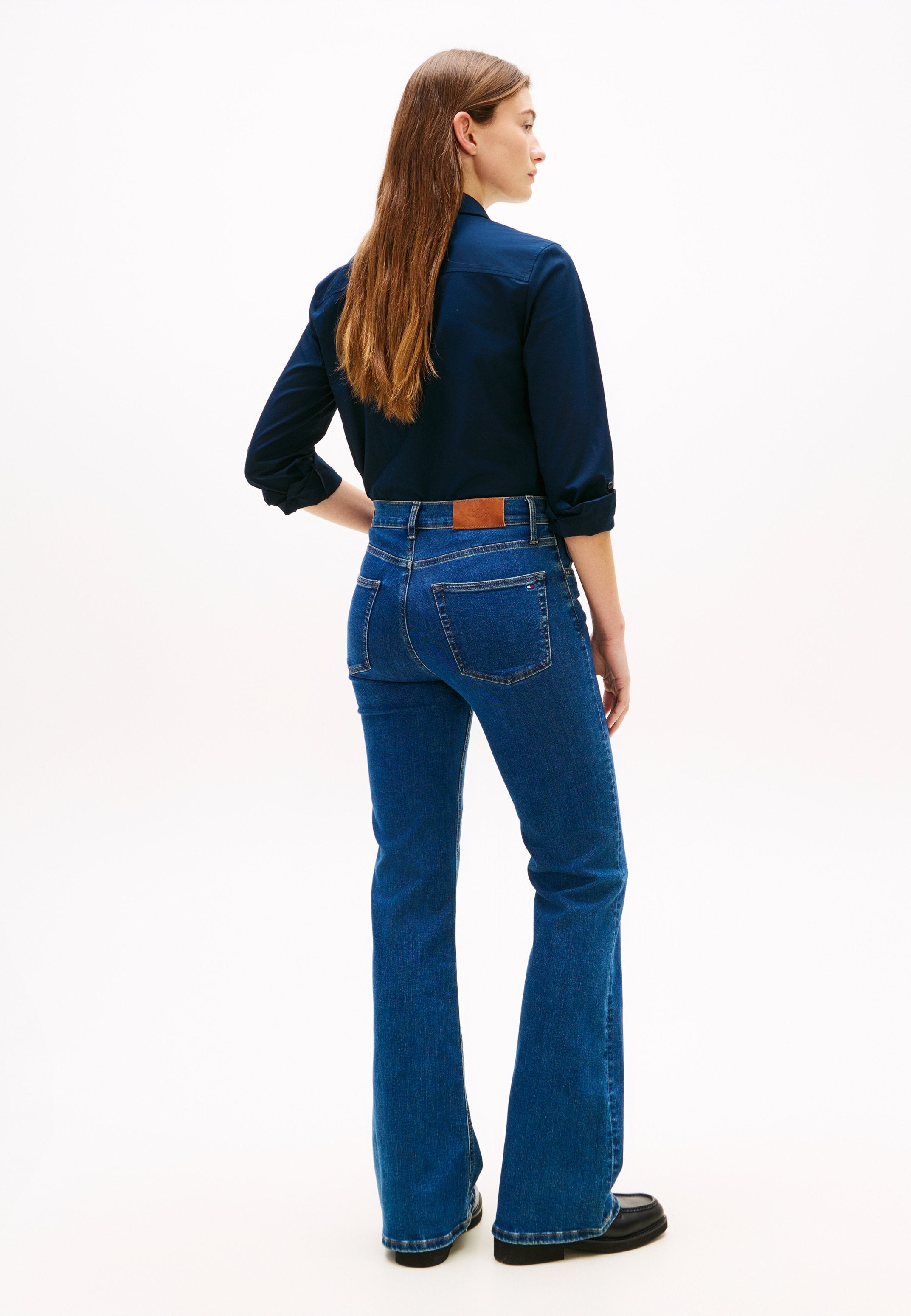 MID RISE FLARED LEG JEANS Media 4