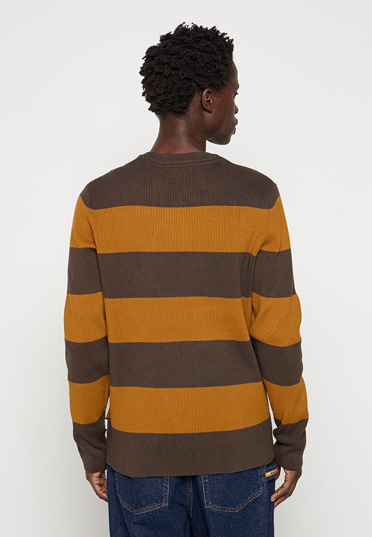 RELAXED FIT Media 2