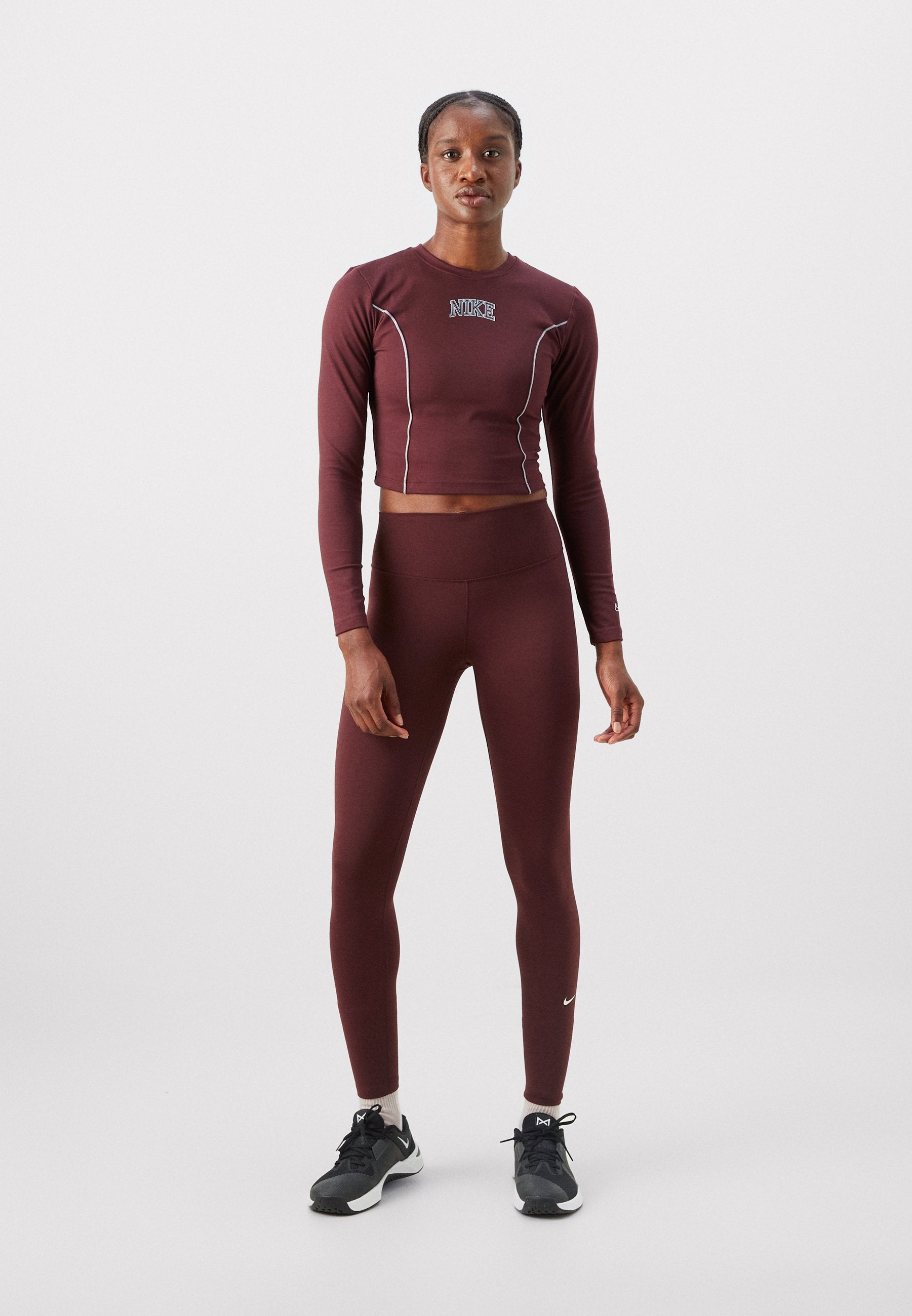 Nike Performance ONE