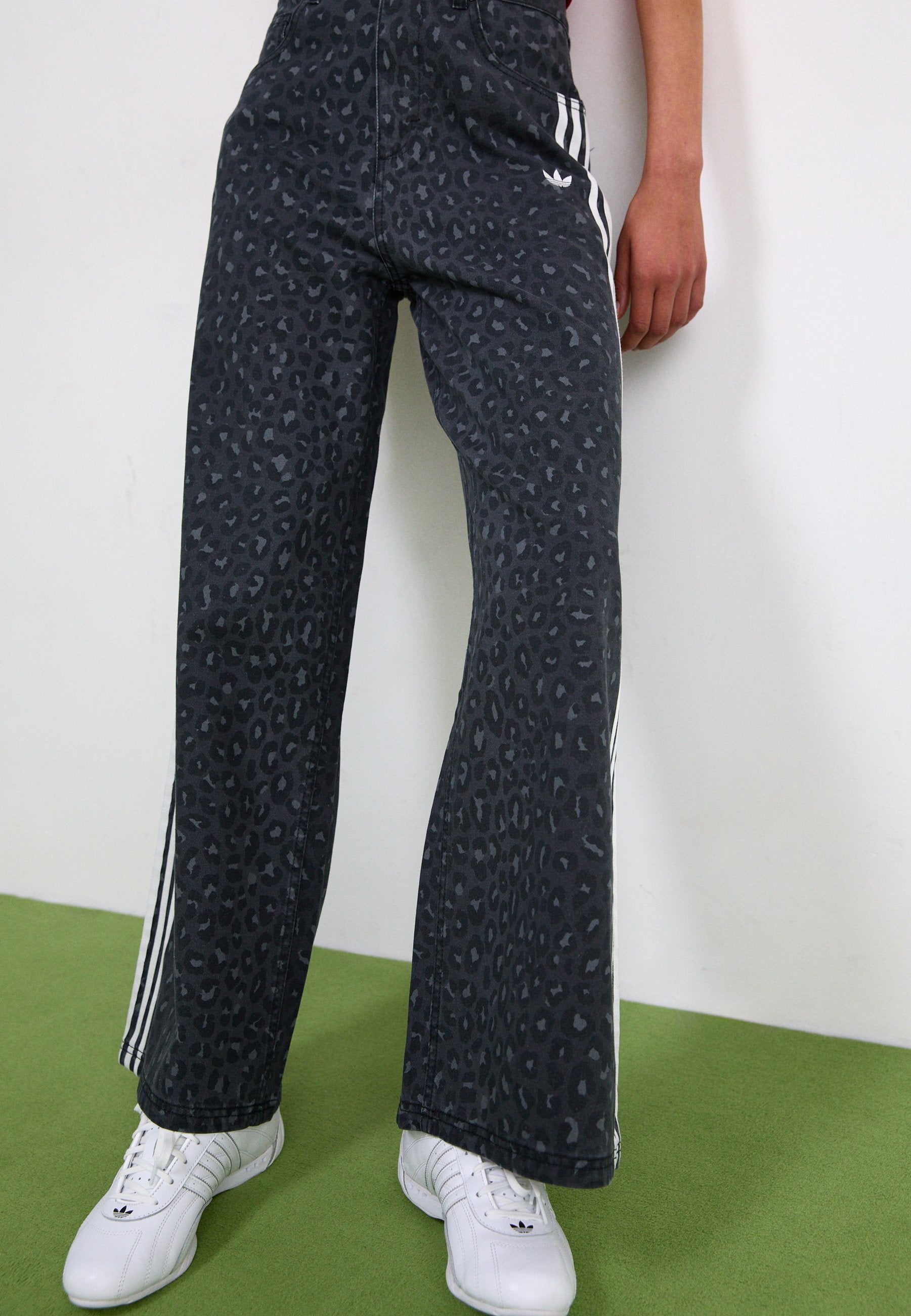 adidas Originals LOOSE PANTS