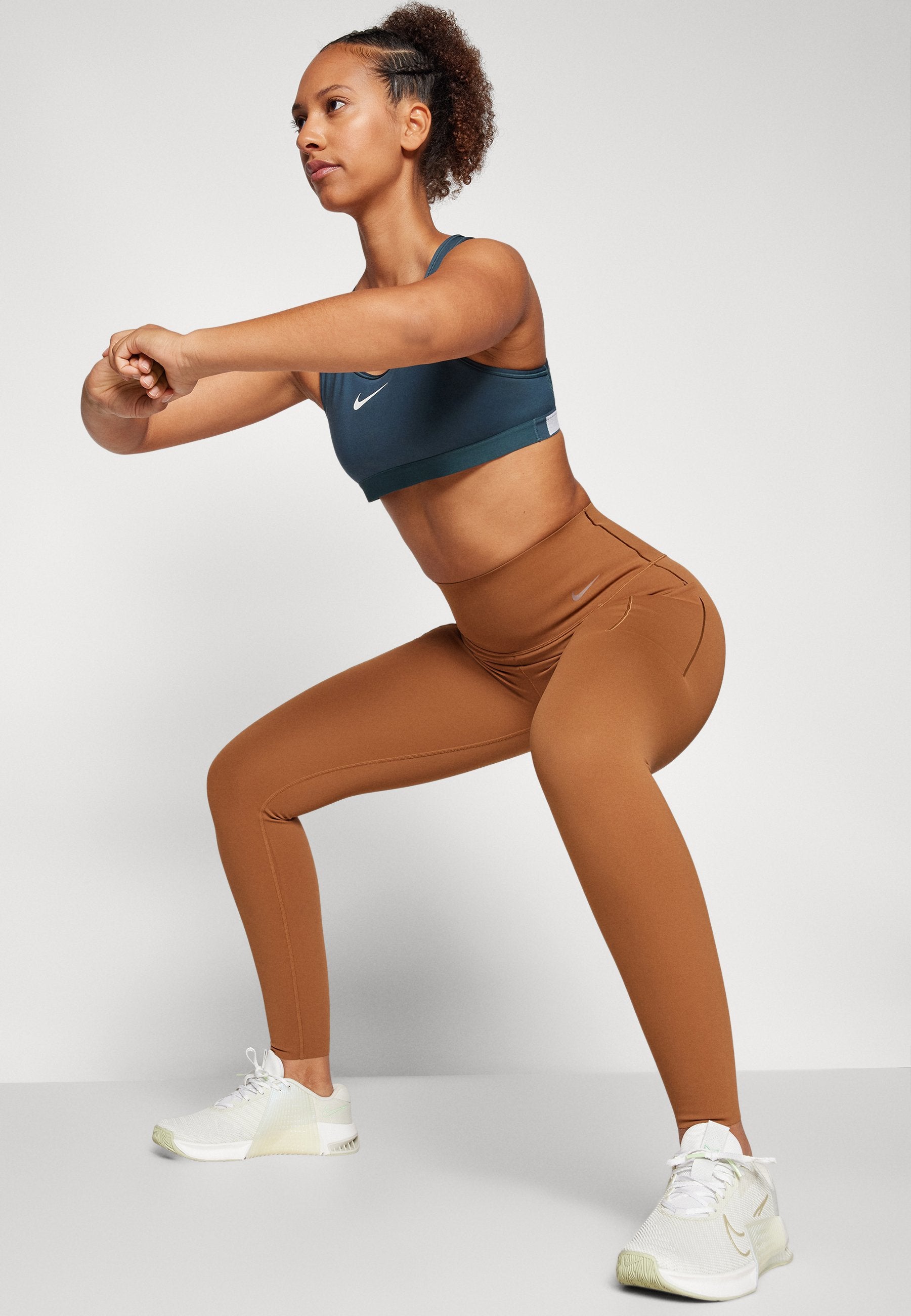 Nike Performance UNIVERSA
