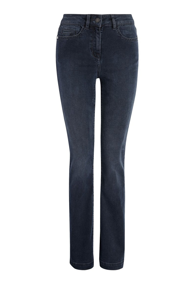 Dunkelblaue Jeans aus Denim mit geradem Bein, Fünf-Taschen-Design und Metallknopfverschluss. Glatte Textur mit leichten Ausbleichungen an der Vorderseite.