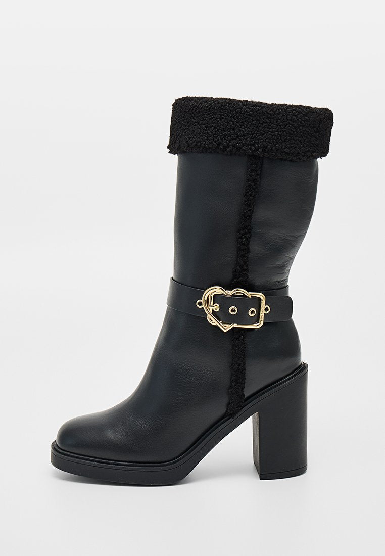Love Moschino
