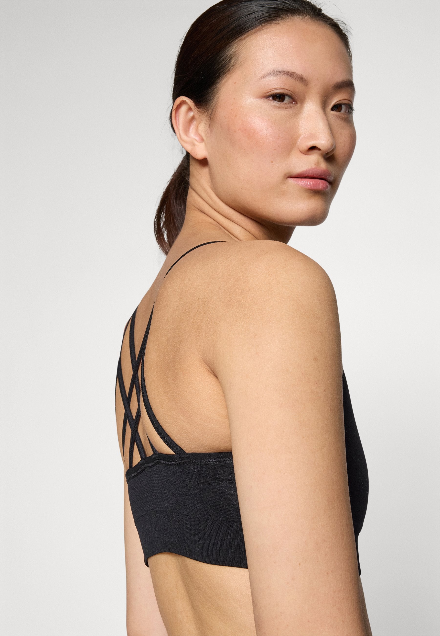 ODLO BRA SEAMLESS LOW