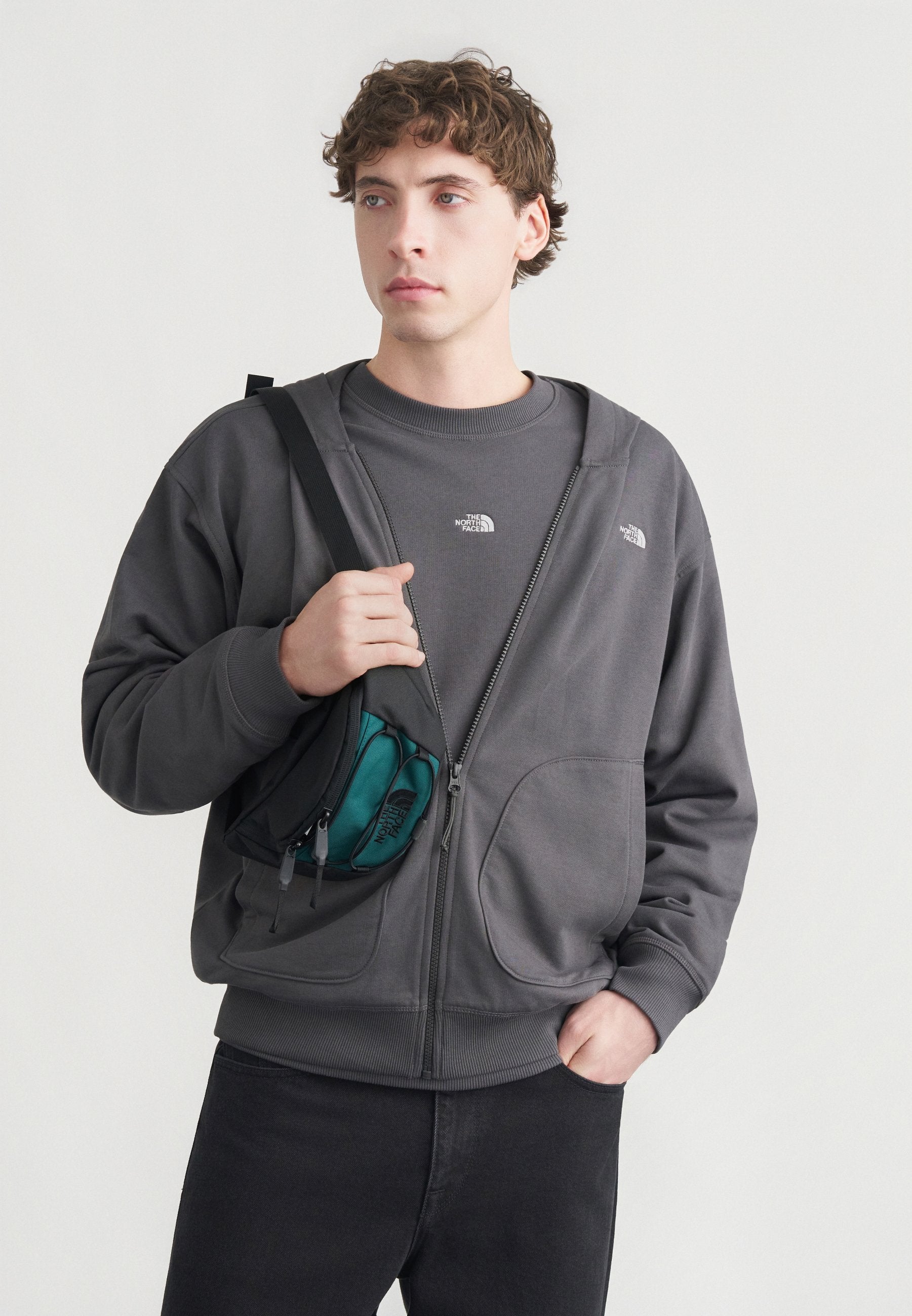 The North Face ESSENTIAL FULL ZIP HOODIE