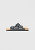 Schwarze, strukturierte Sandalen mit verstellbaren Riemen, Korkfußbett, Gummisohle und "BAYTON"-Logo. Sie haben ein lässiges Design, das sich für den täglichen Gebrauch eignet.
