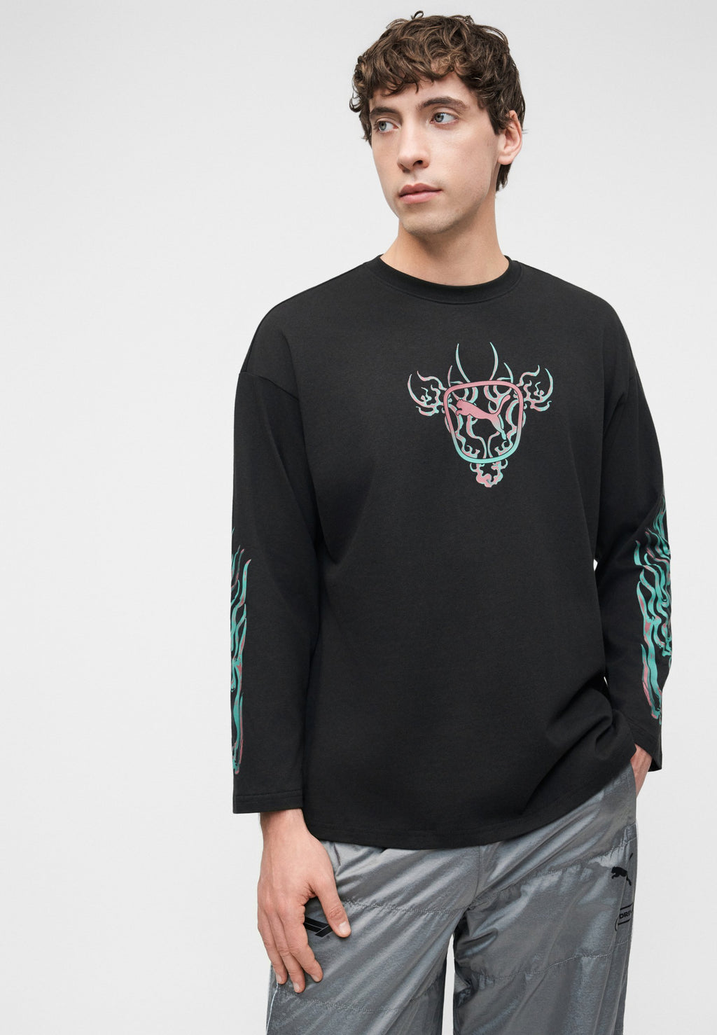 Puma OVERSIZED GRAPHIC LONGSLEEVE TEE UNISEX