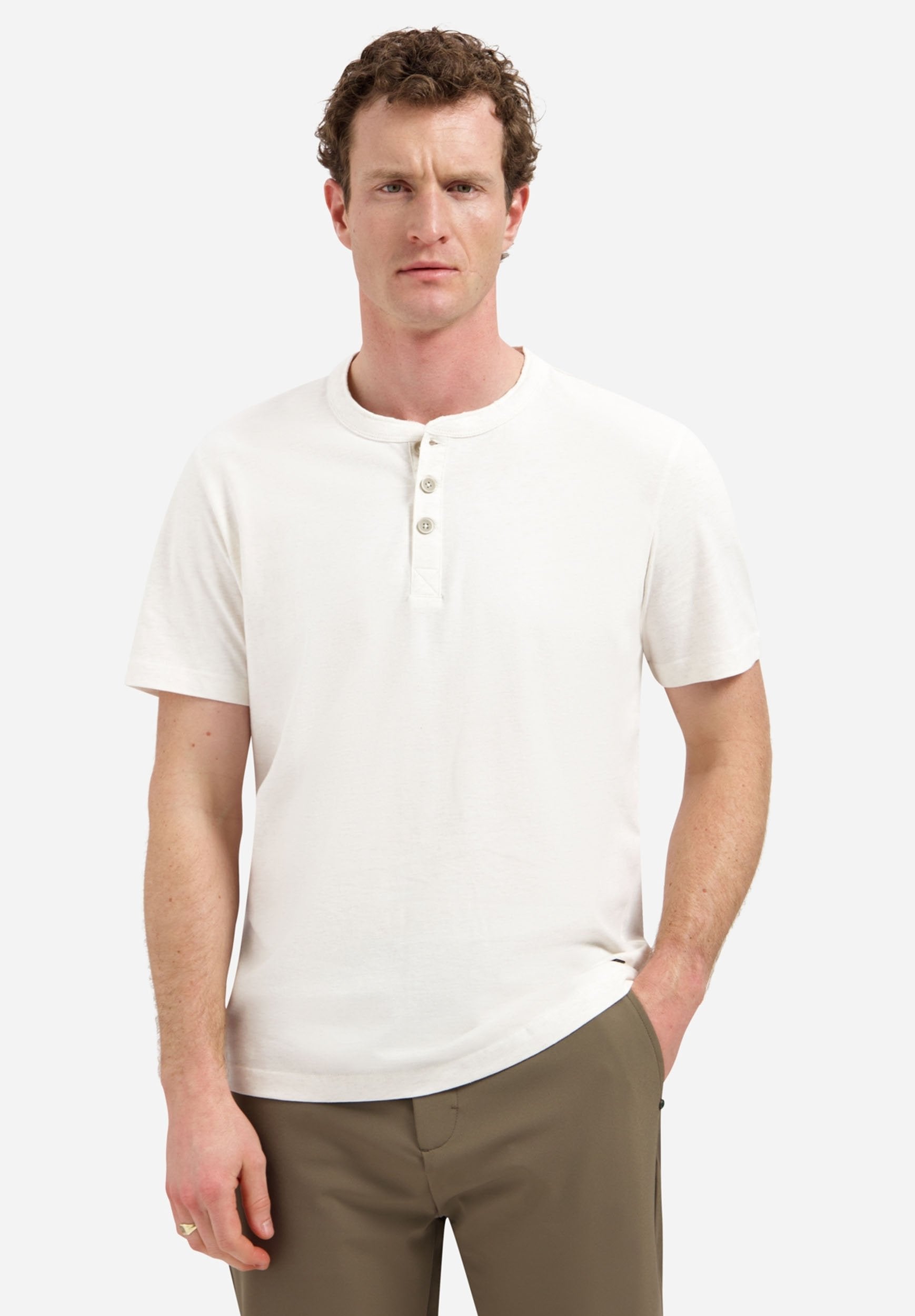 WITH BUTTON CLOSURE Media 3