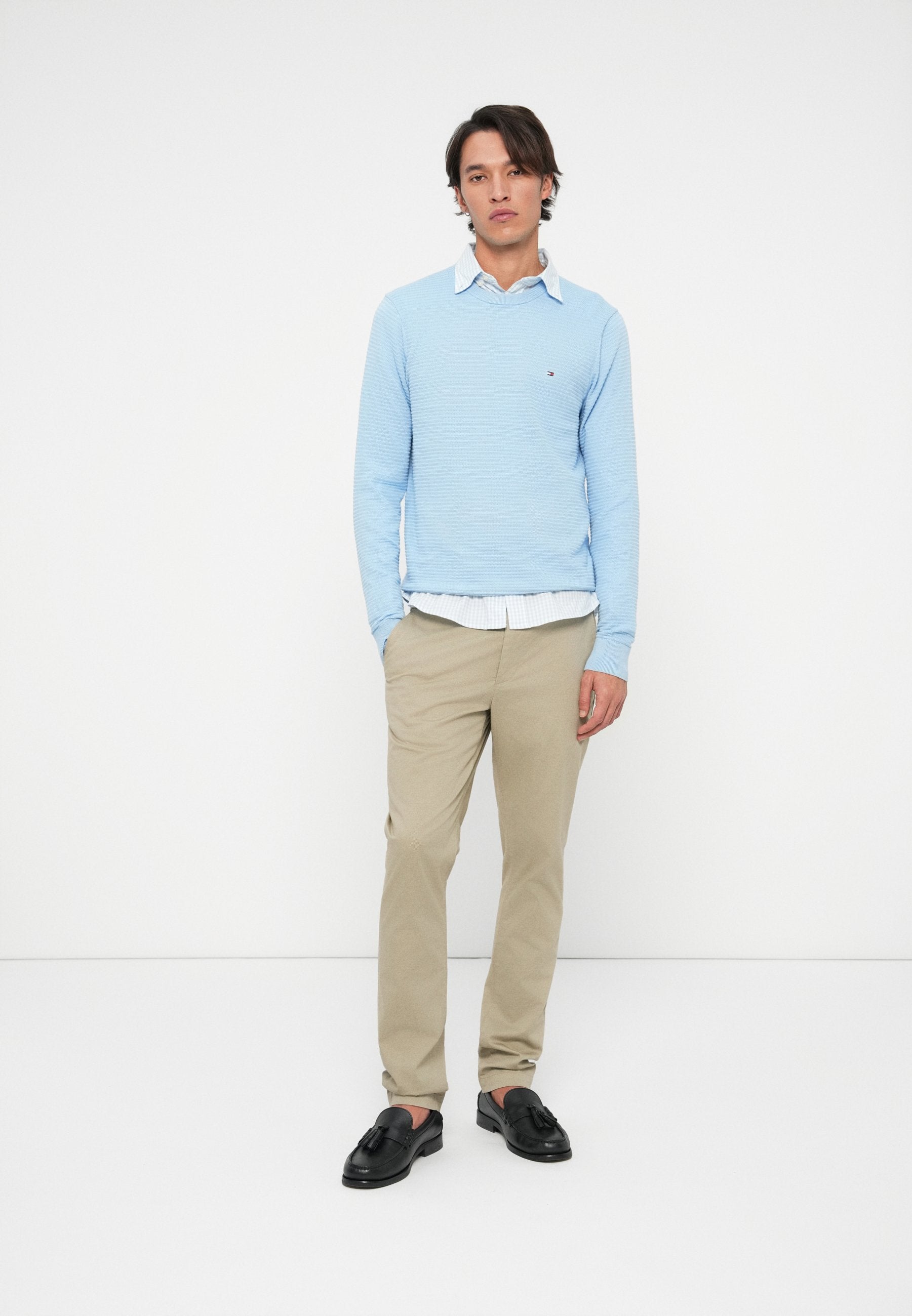 TEXTURED KNIT CREW NECK JUMPER Media 2