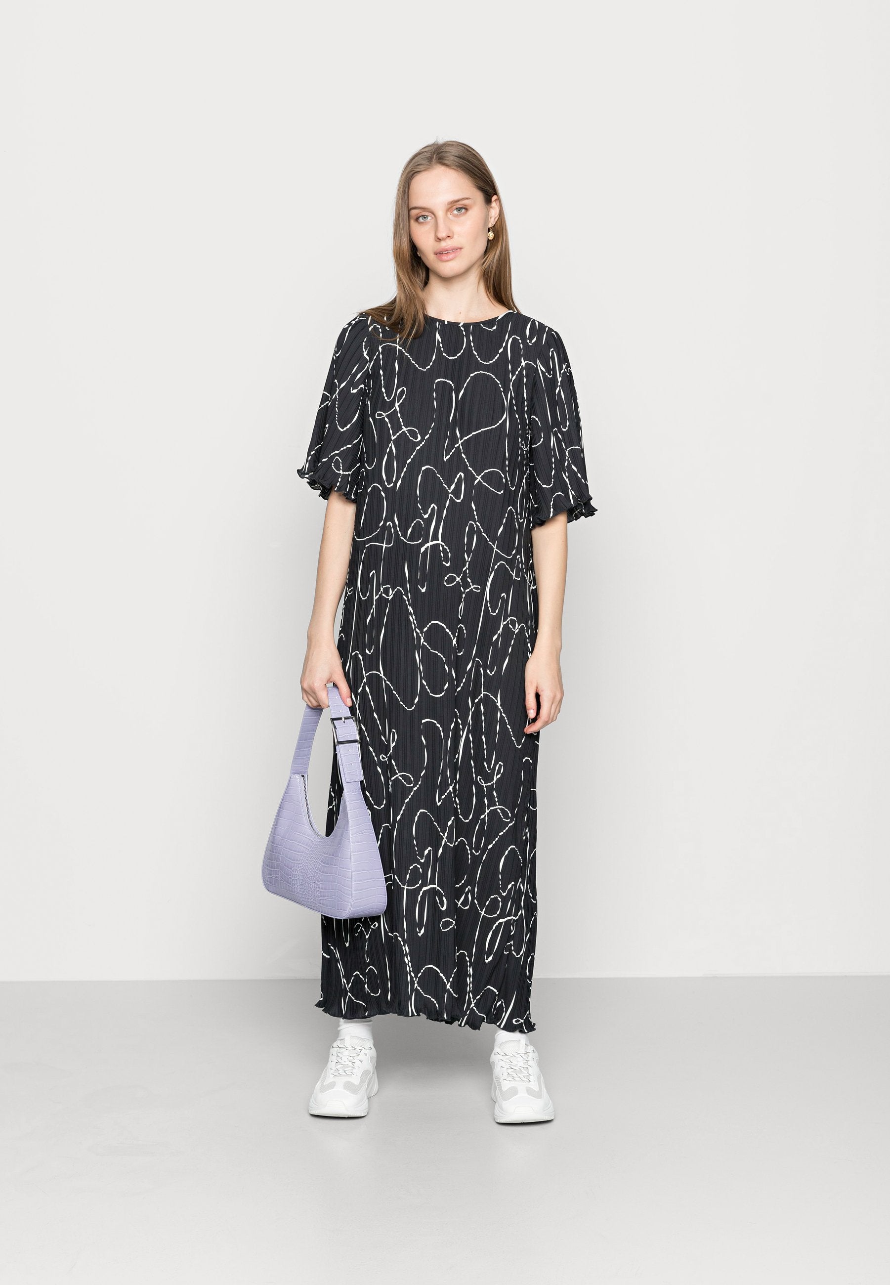 NA-KD WIDE SLEEVE DRESS