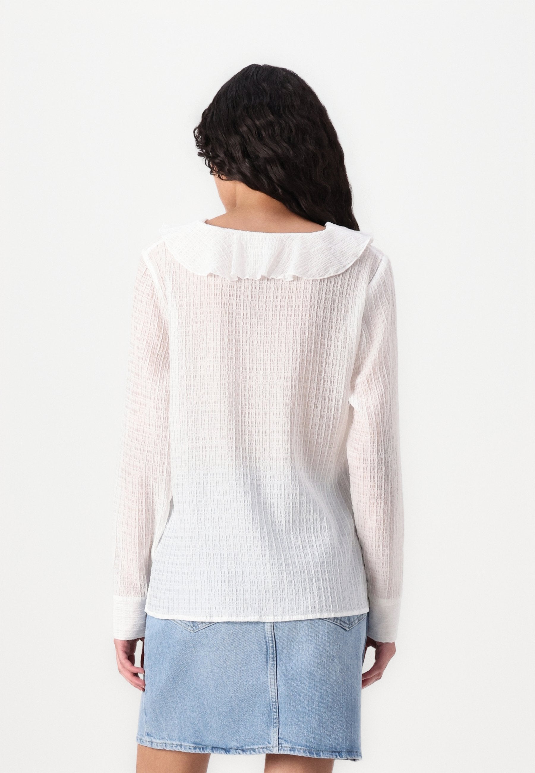 ONLY ONLISA V NECK FRILL