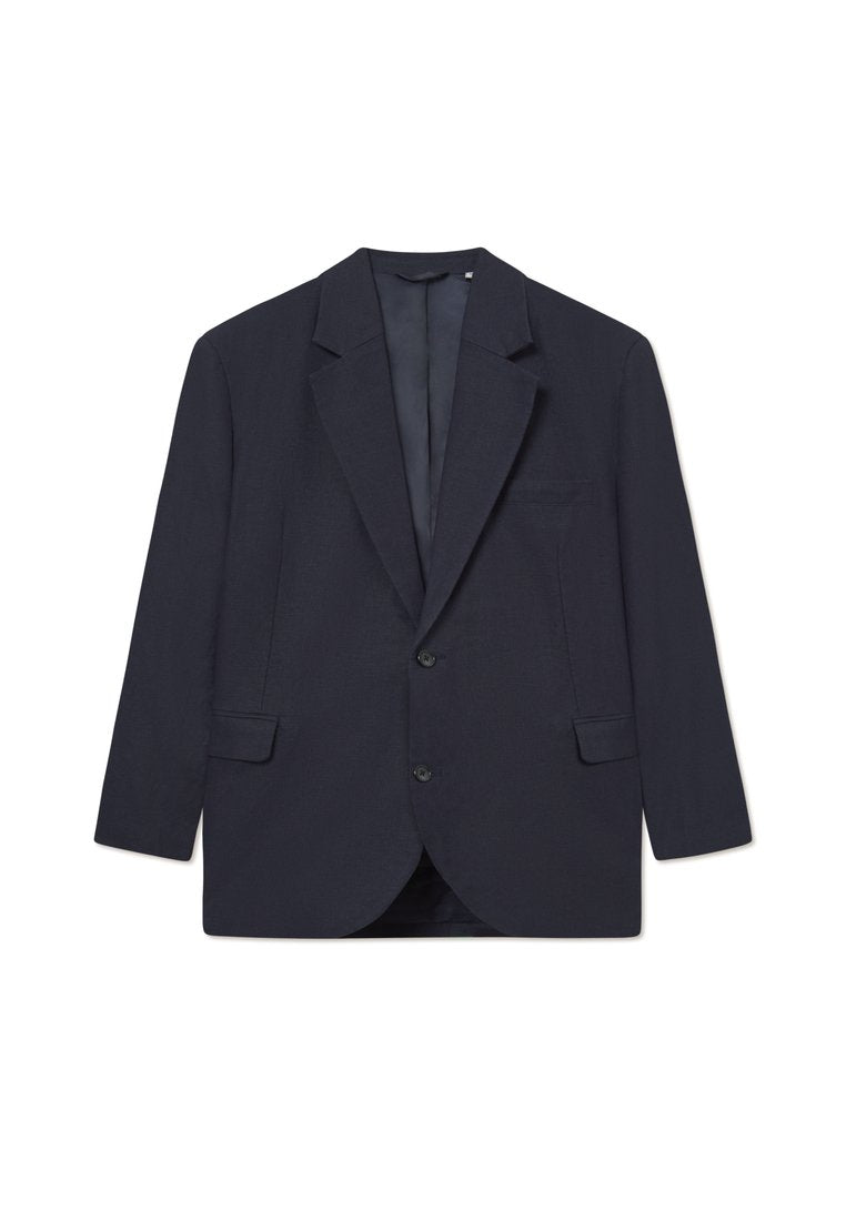 Dunkelblaues Blazer aus leichtem Stoff, mit Reverskragen, zwei Knöpfen, Seitentaschen und einem glatten Innenfutter.