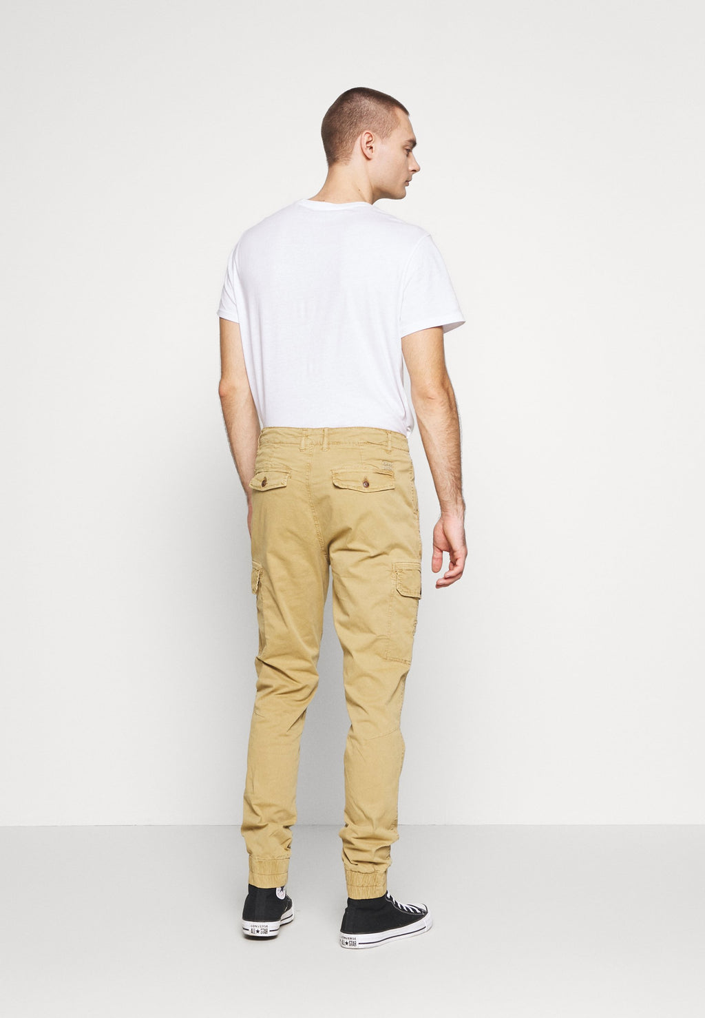 BHNAN REGULAR FIT SLIM LEG Media 4