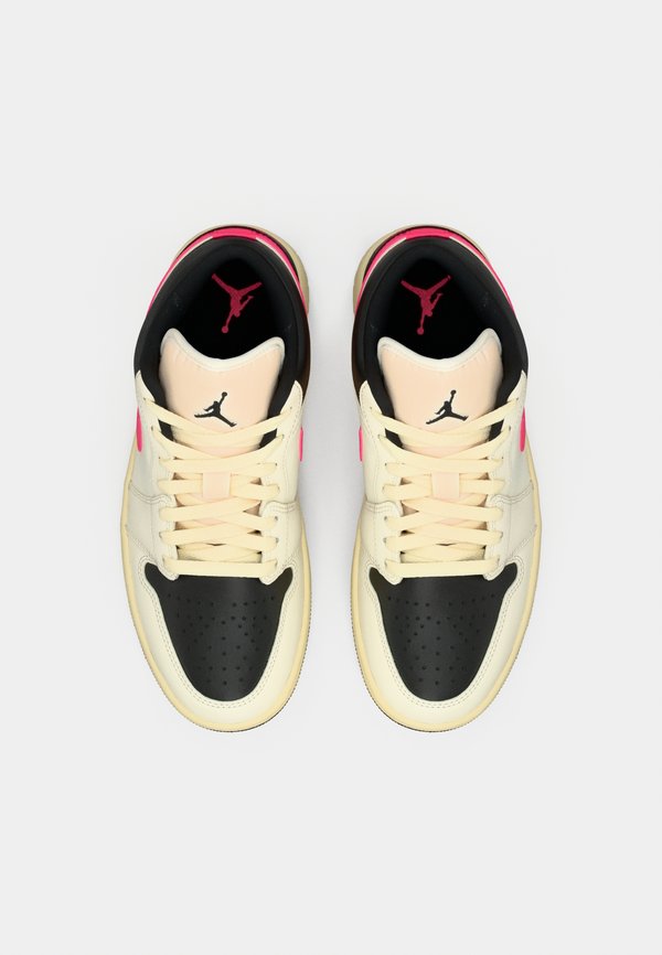 Jordan AIR JORDAN 1