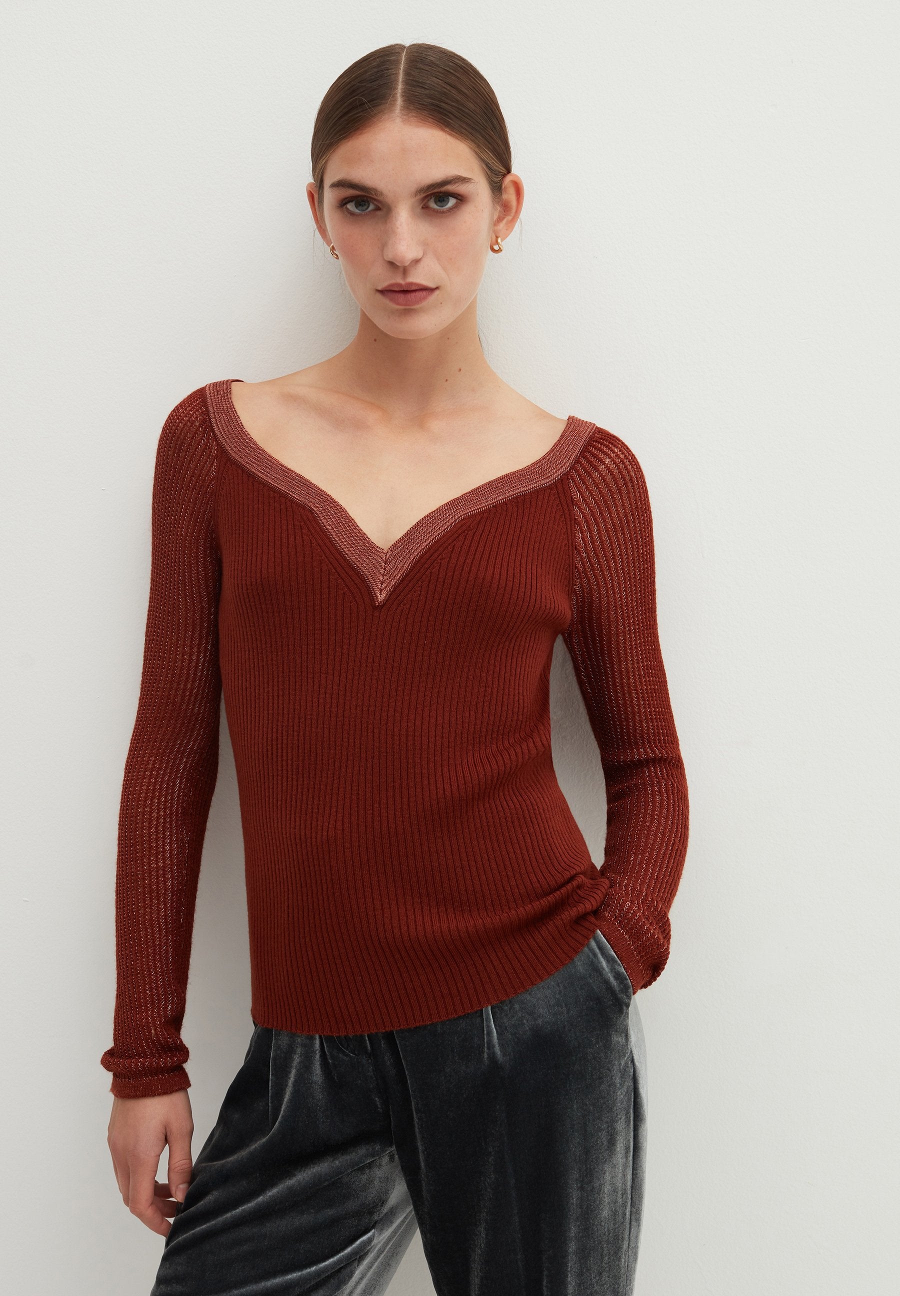 Stefanel WITH SWEETHEART NECKLINE AND DETAILS