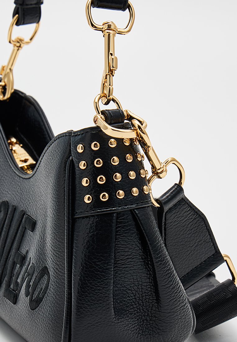 Love Moschino
