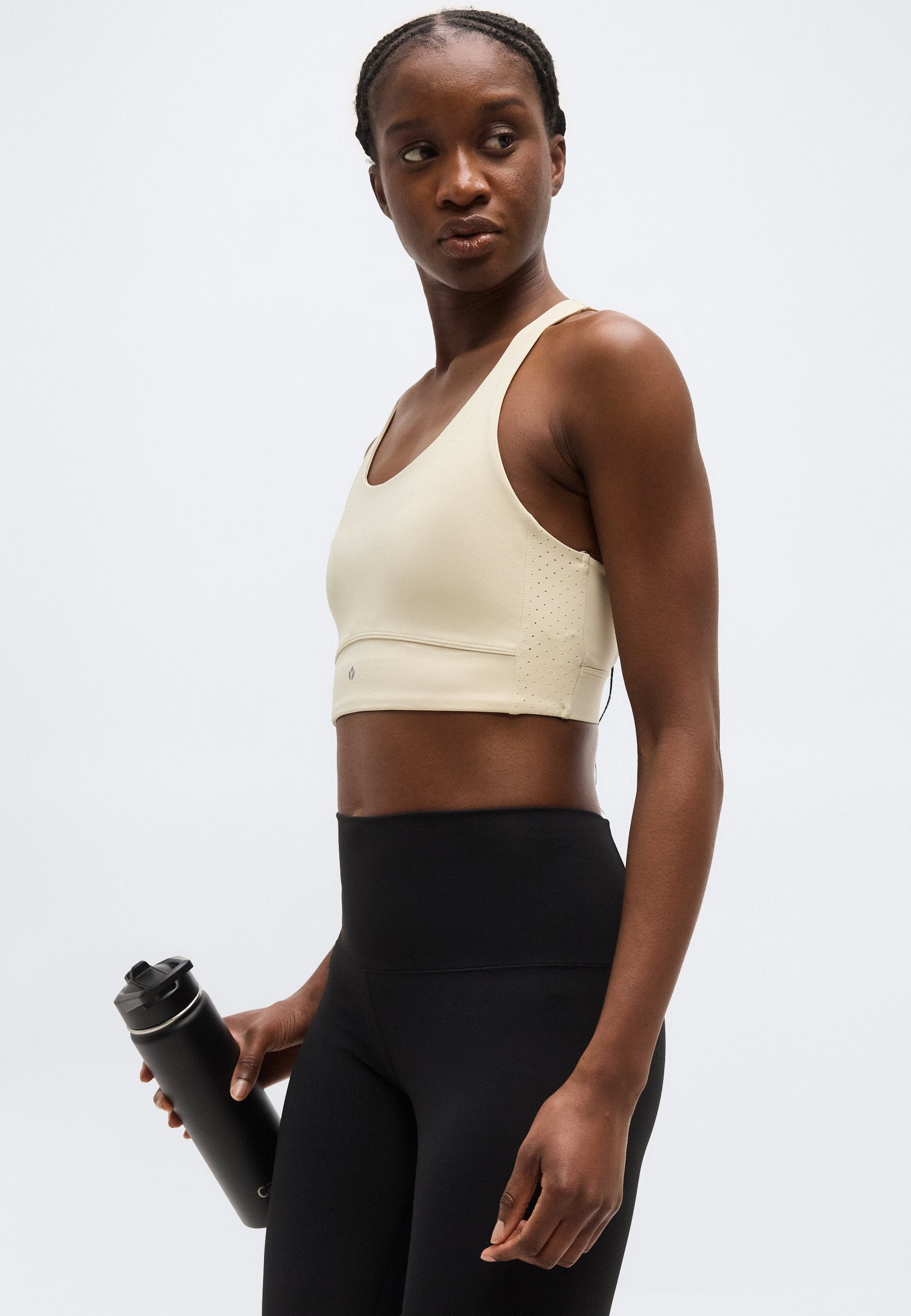 Even&Odd active MEDIUM SUPPORT SPORTS BRA WITH CUT OUT RACERBACK
