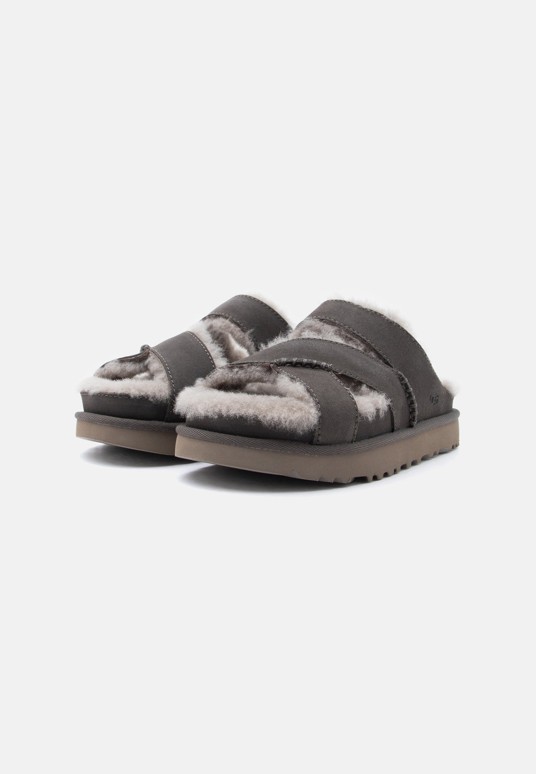 UGG GREENPORT CROSS STRAP SLIDE