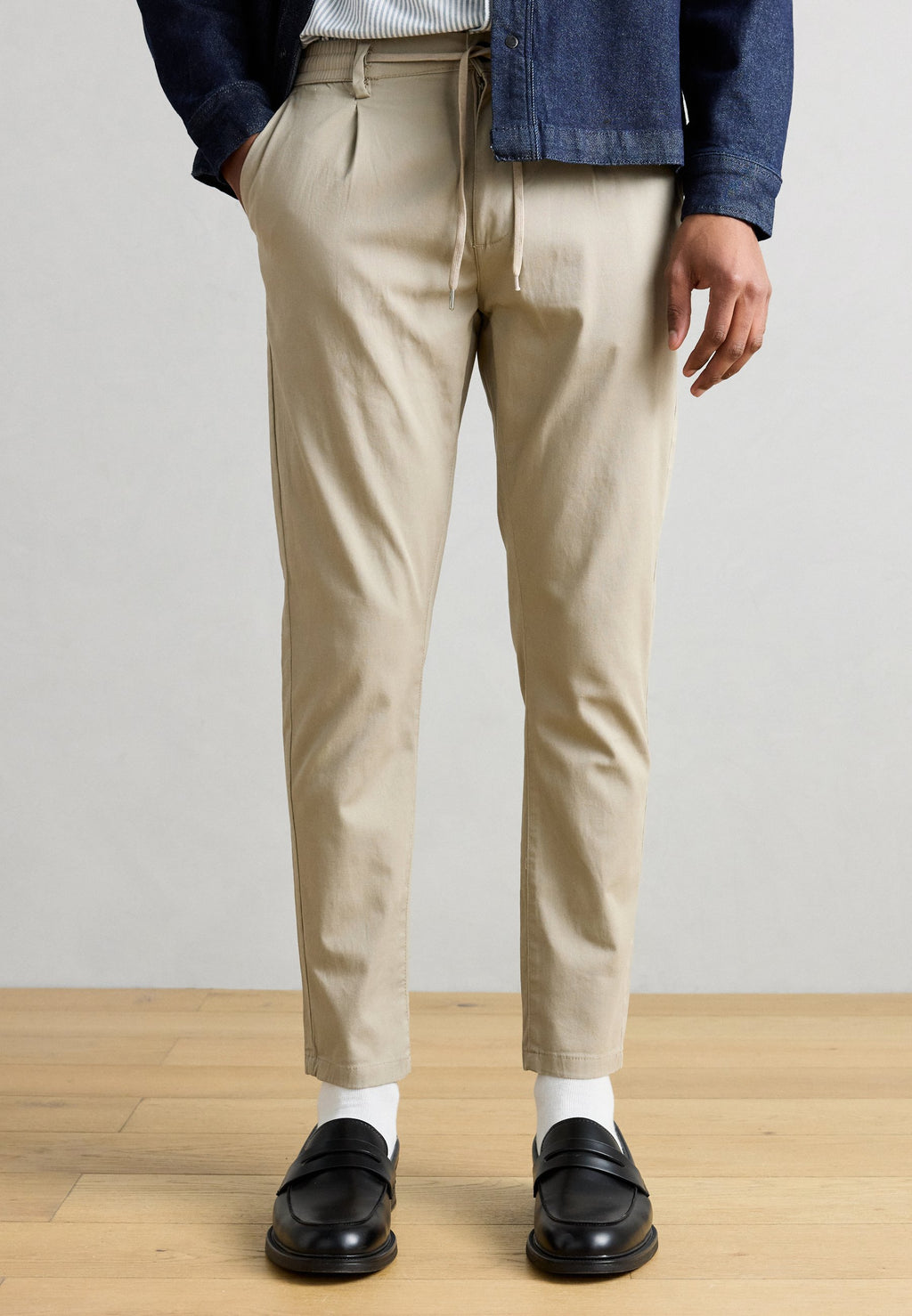 DRAWSTRING PANTS Media 3
