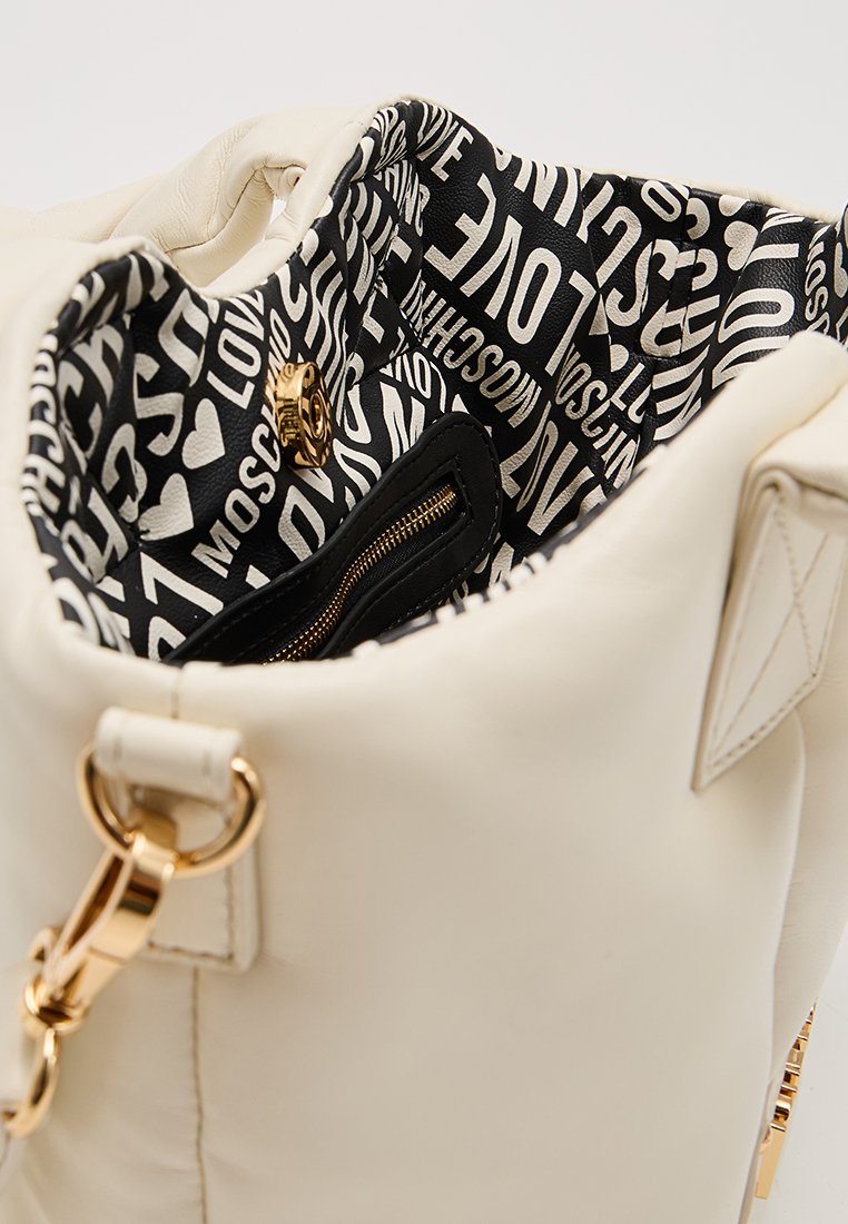 Love Moschino