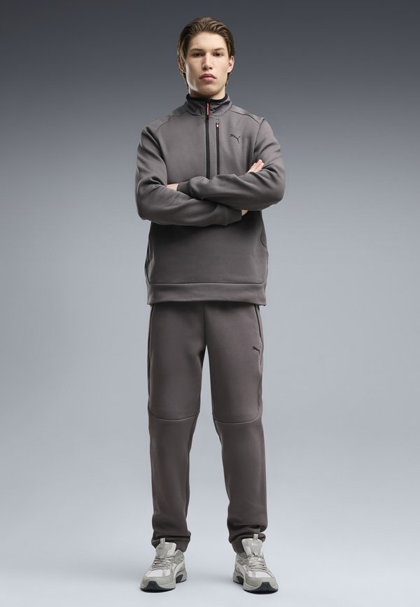 Puma PUMATECH ELEVATED HOSE - Tracksuit bottoms - moody gray