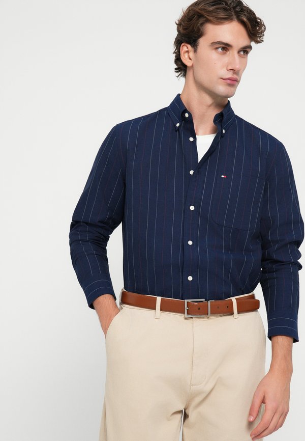 Tommy Hilfiger REGULAR FIT PINSTRIPE OXFORD SHIRT