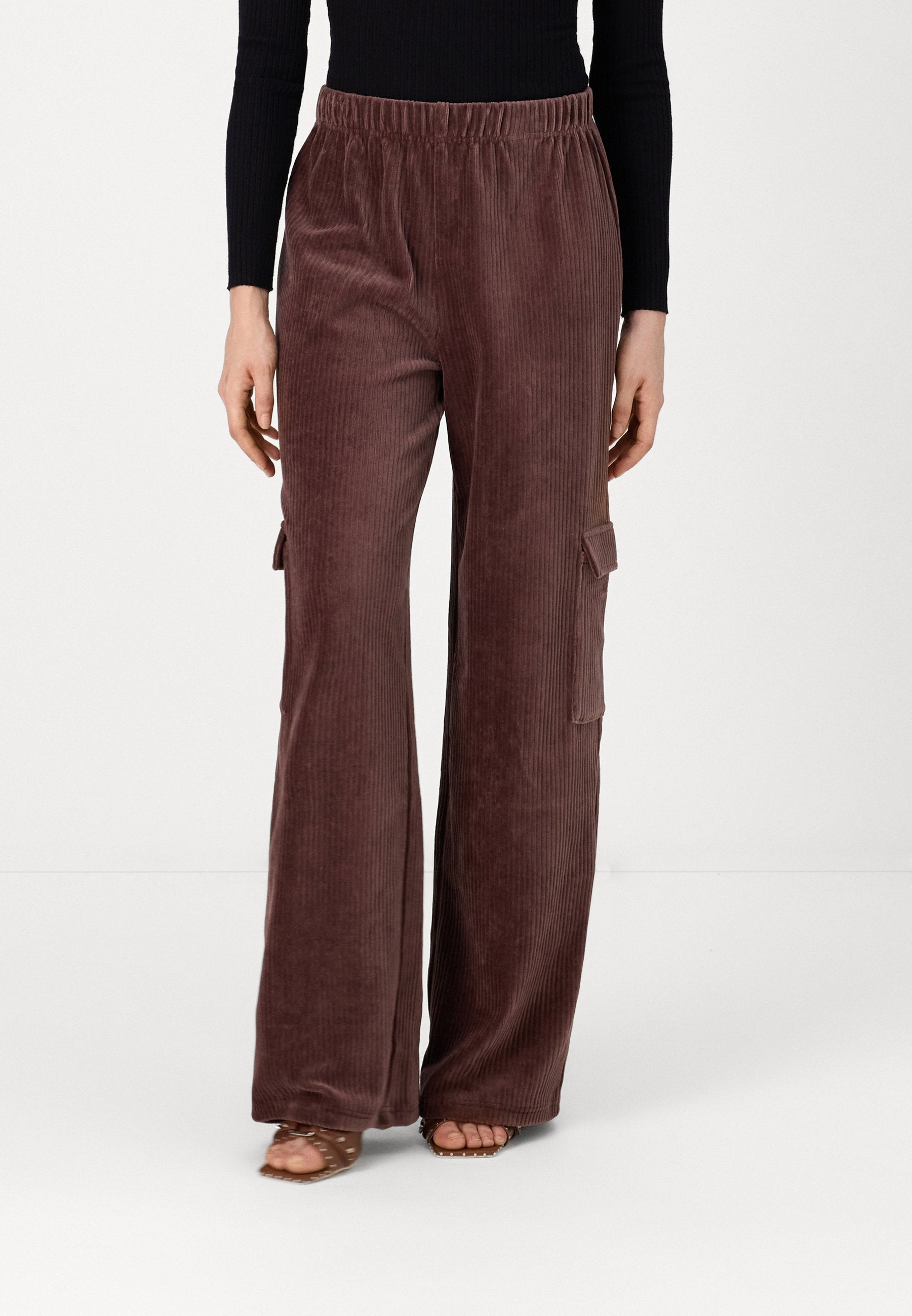 ONLCOSY STRAIGHT POCKETS PANT Media 3