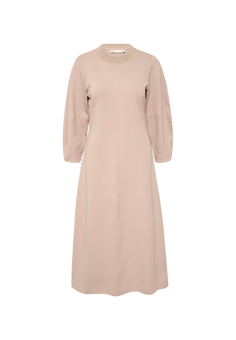 Beiges Midi-Kleid aus weichem Stoff, mit rundem Ausschnitt, langen Puffärmeln und einer lockeren Silhouette. Nahtdetails verleihen Struktur.