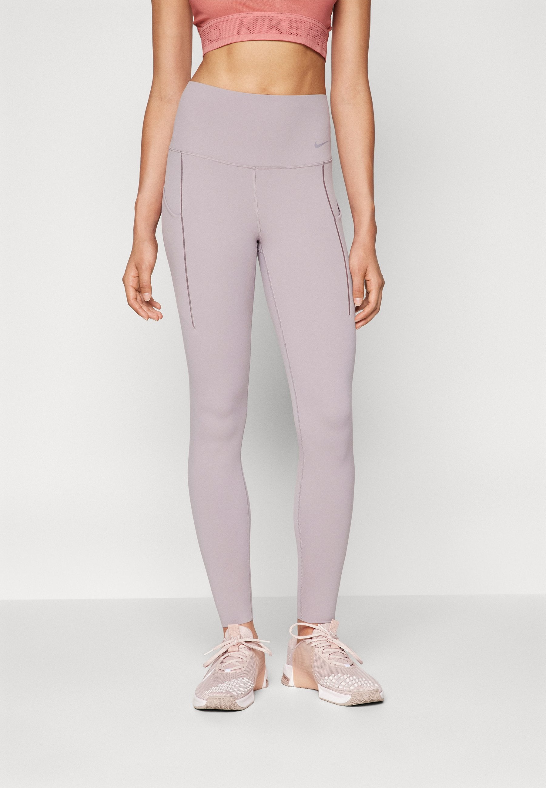 Nike Performance UNIVERSA