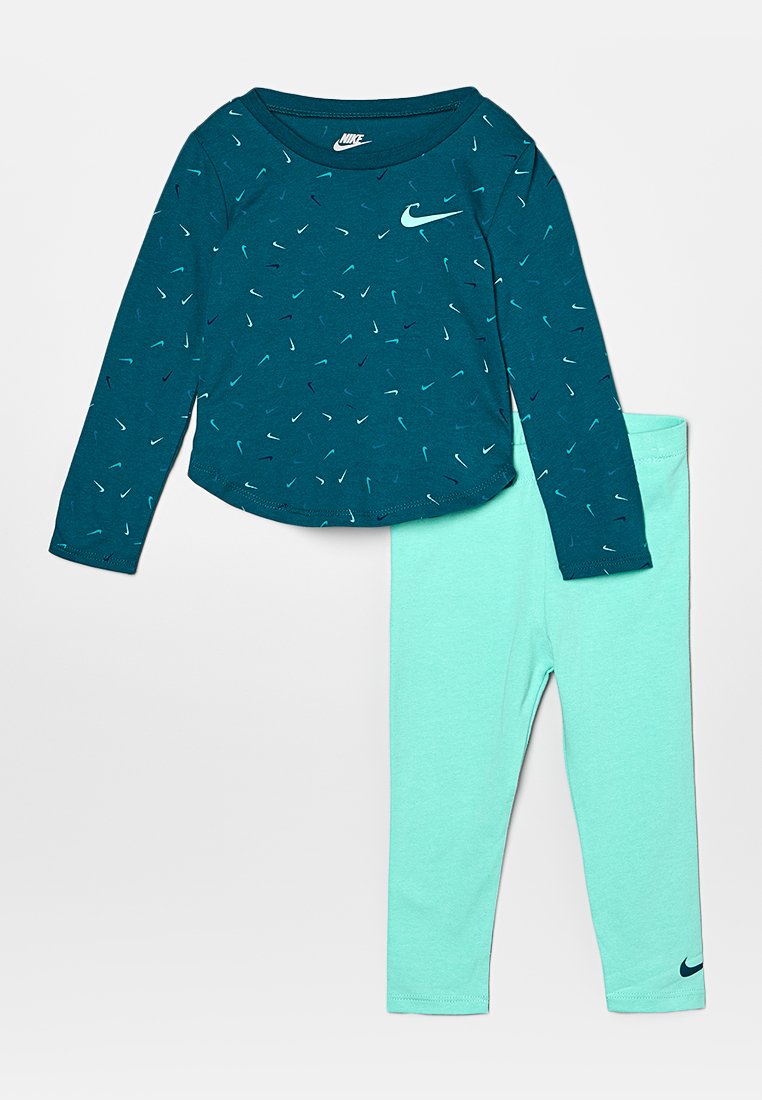 Nike Sportswear SET